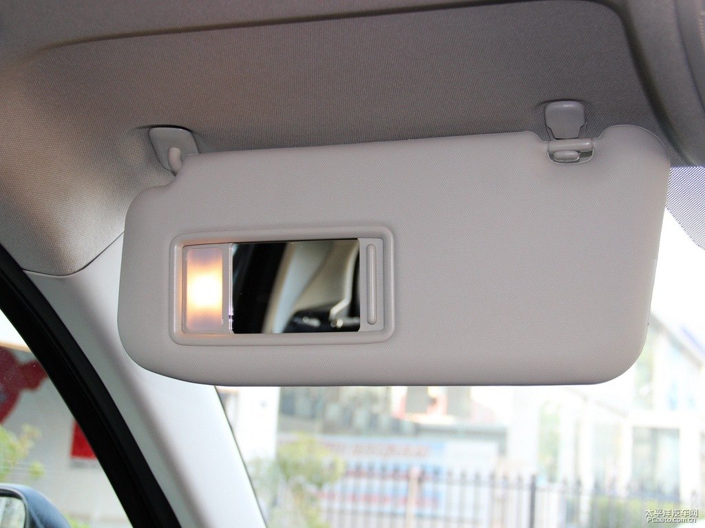 格調(diào)灰馬自達(dá)CX-5車(chē)廂內(nèi)飾圖片