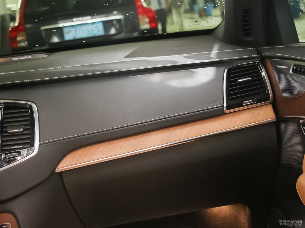 瑪瑙黑沃爾沃XC90中控內飾圖片