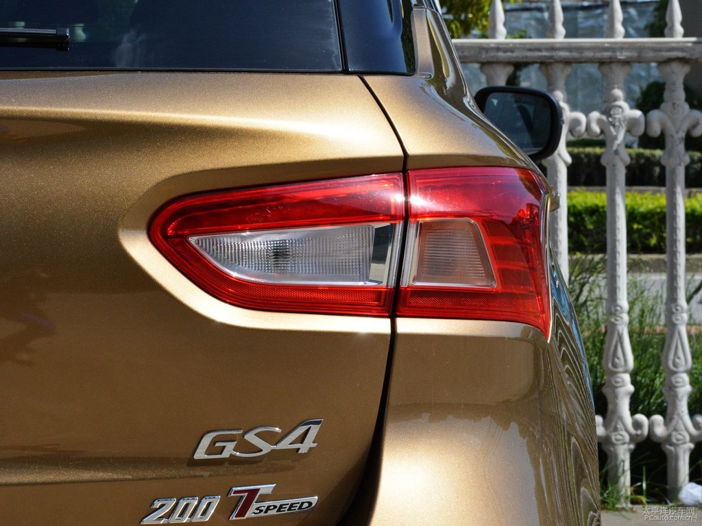 香檳金傳祺GS4車尾外觀圖片