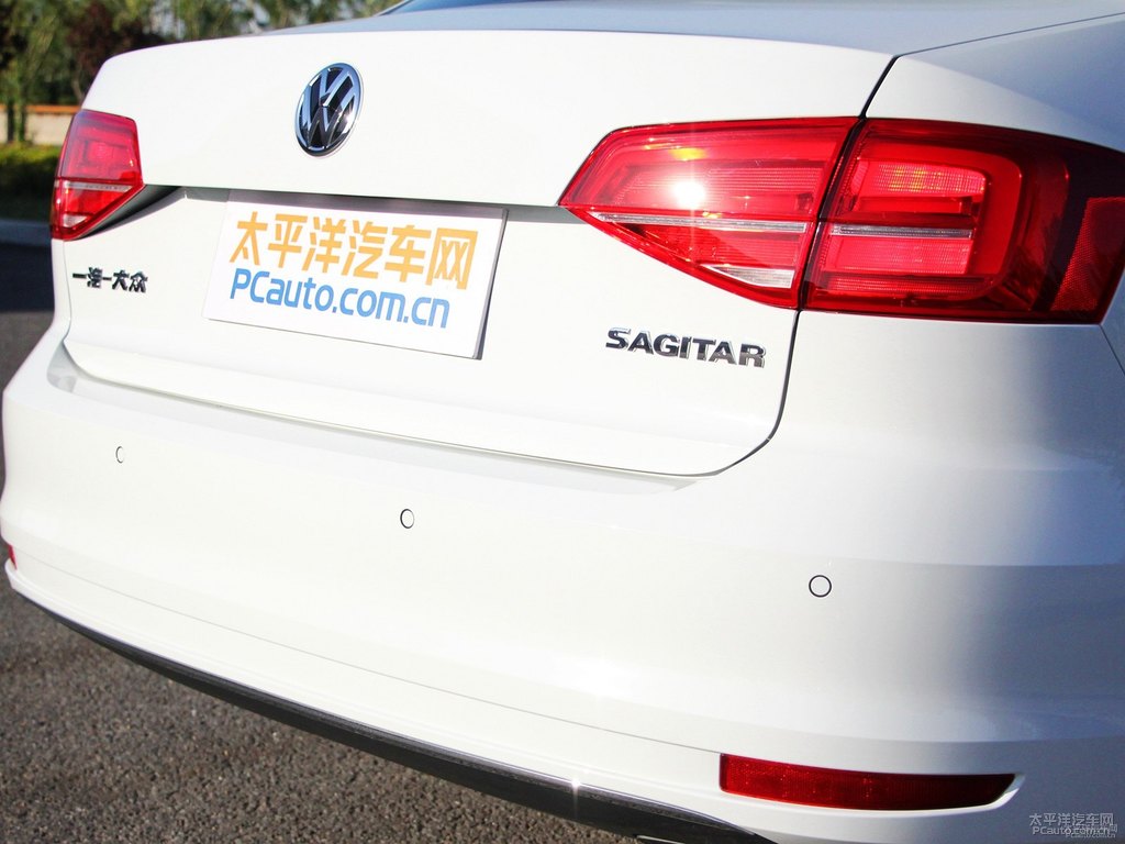 極地白速騰車尾外觀圖片