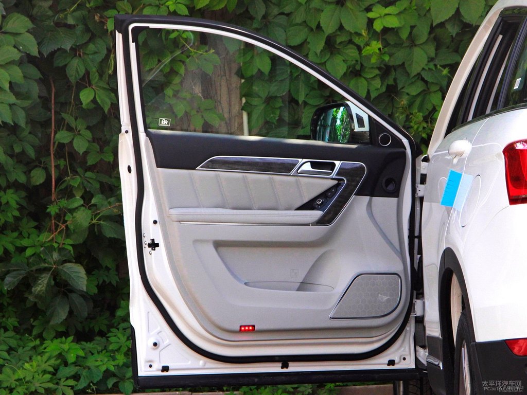 極地白哈弗H6 Coupe車(chē)廂內(nèi)飾圖片