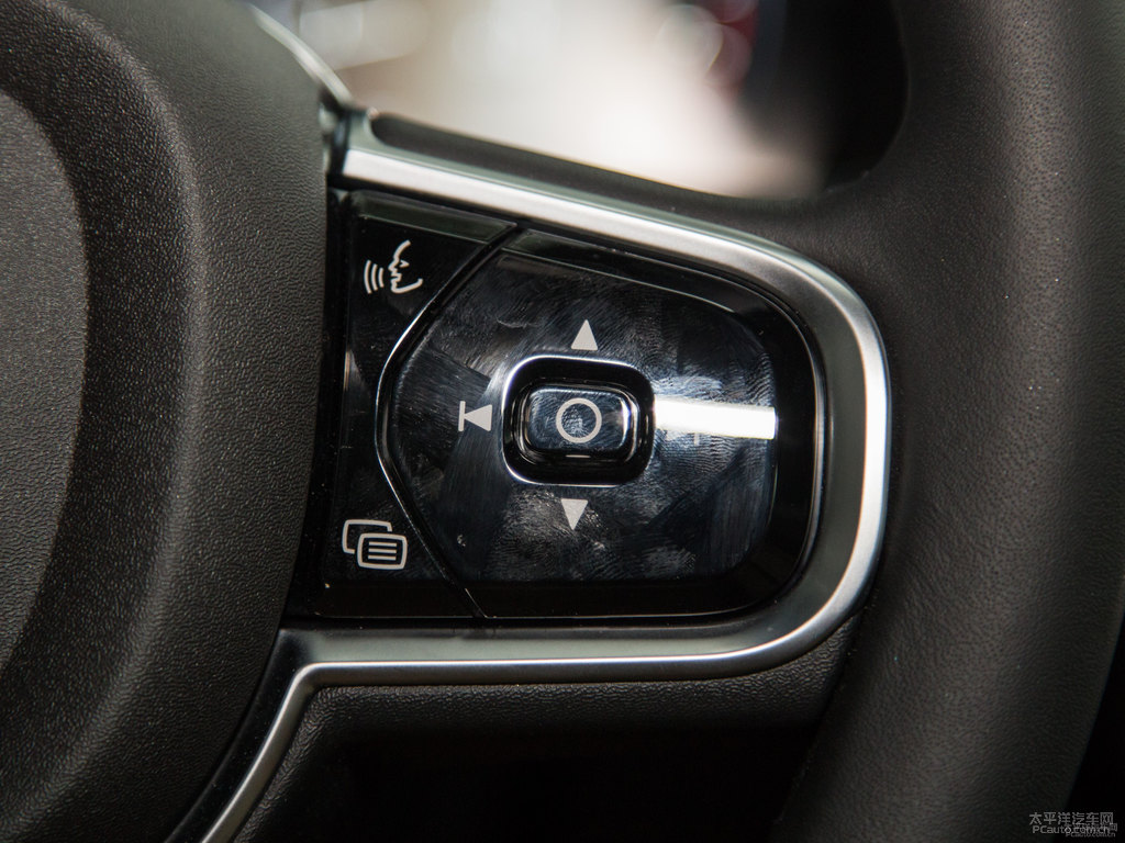 瑪瑙黑沃爾沃XC90中控內(nèi)飾圖片