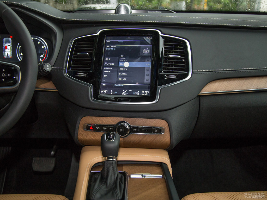 瑪瑙黑沃爾沃XC90中控內(nèi)飾圖片