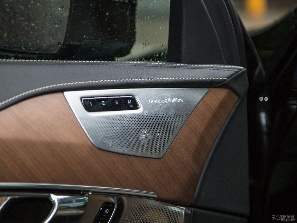 瑪瑙黑沃爾沃XC90車廂內飾圖片