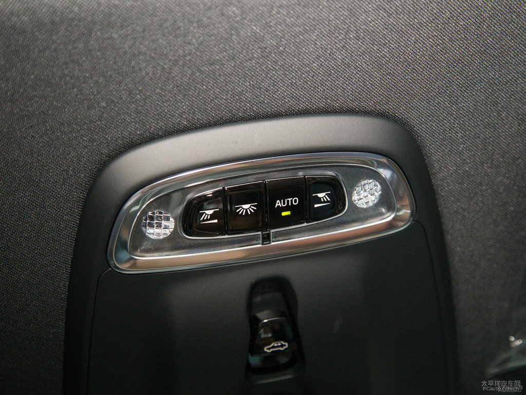 瑪瑙黑沃爾沃XC90車廂內(nèi)飾圖片