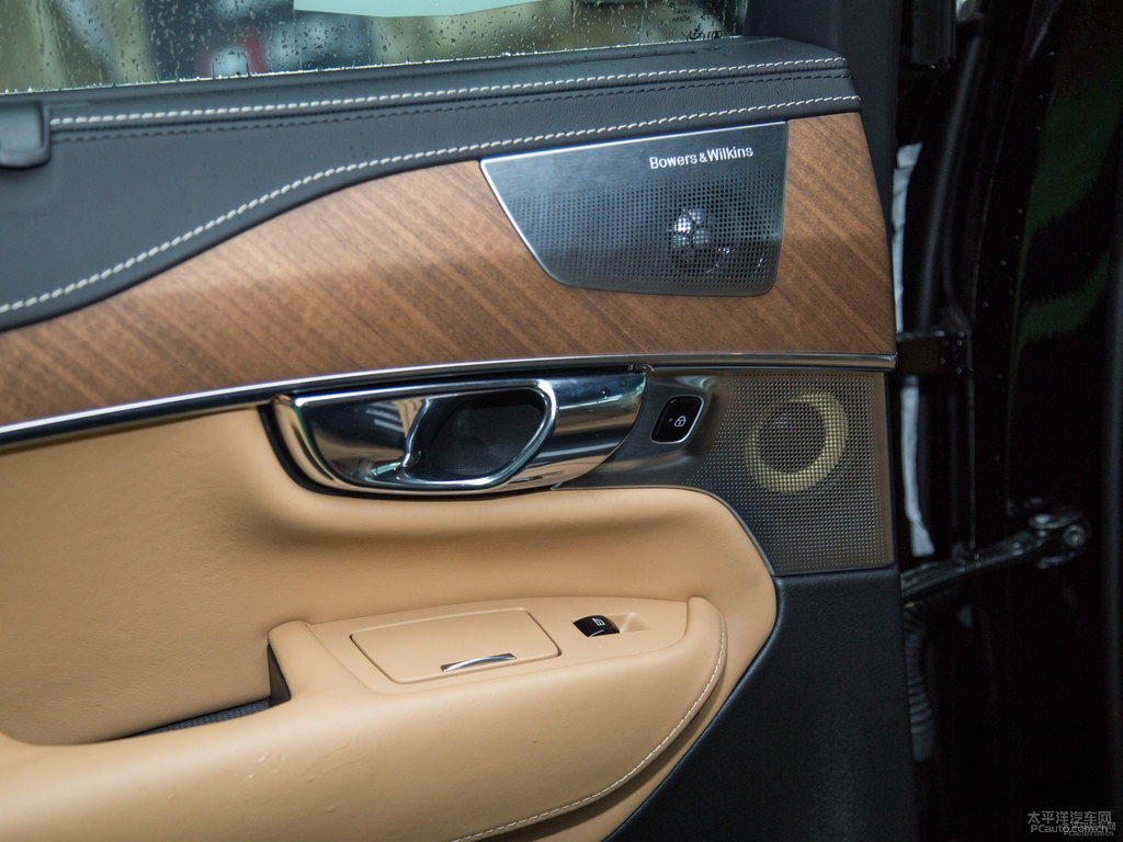 瑪瑙黑沃爾沃XC90車廂內(nèi)飾圖片