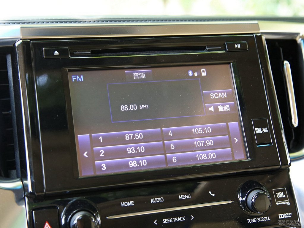 象牙白埃爾法中控內(nèi)飾圖片
