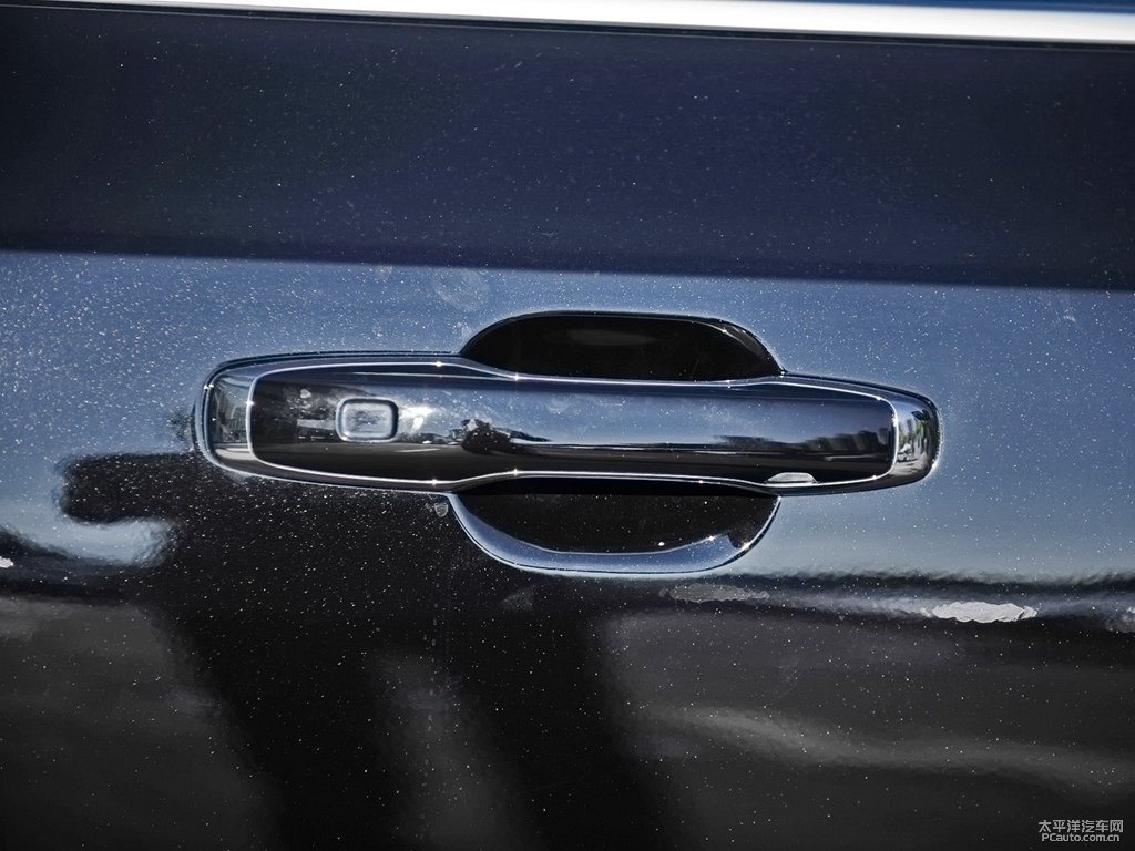 瑪瑙黑沃爾沃XC90車(chē)身外觀(guān)圖片