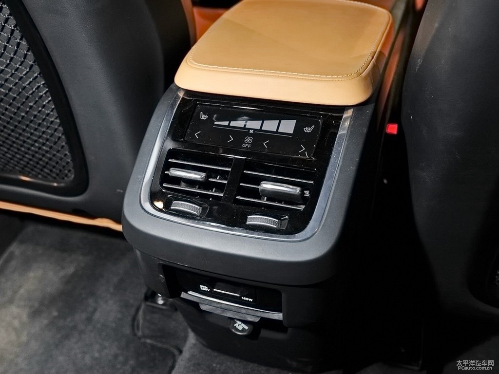 瑪瑙黑沃爾沃XC90座椅內(nèi)飾圖片
