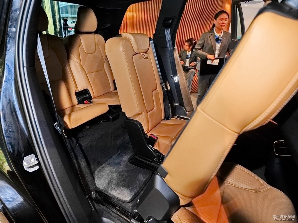 瑪瑙黑沃爾沃XC90座椅內(nèi)飾圖片
