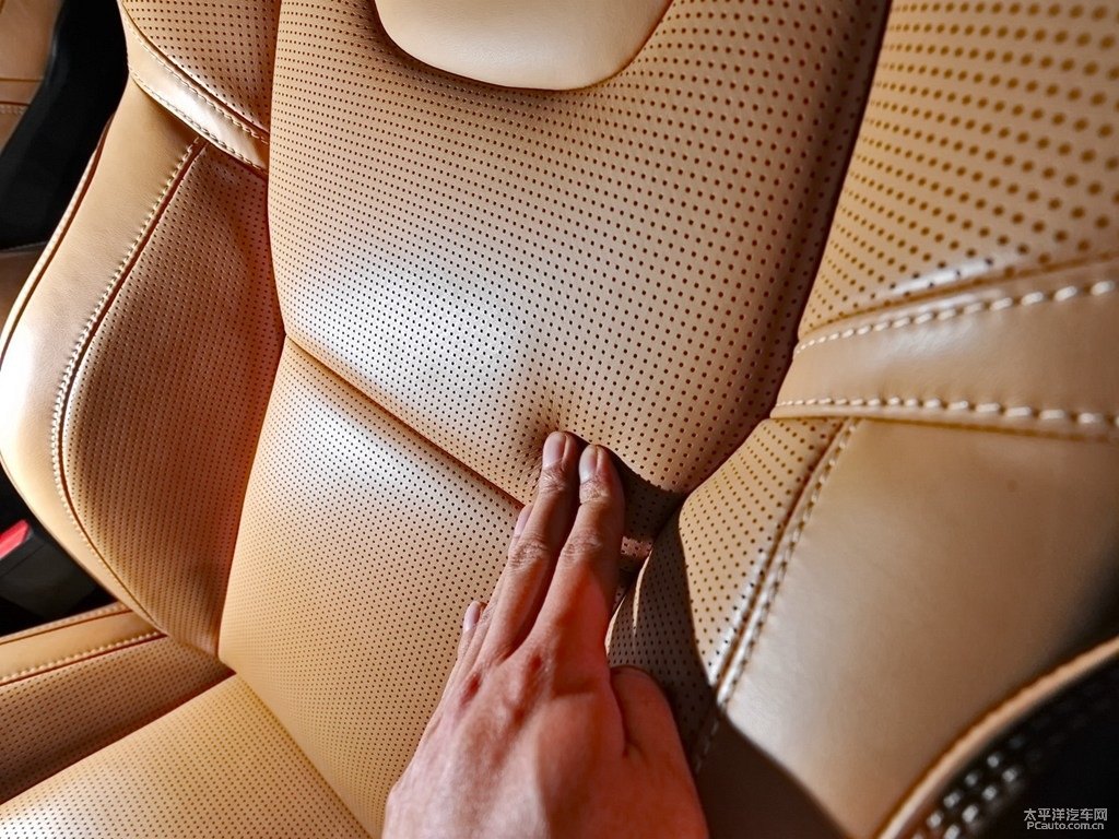 瑪瑙黑沃爾沃XC90座椅內(nèi)飾圖片