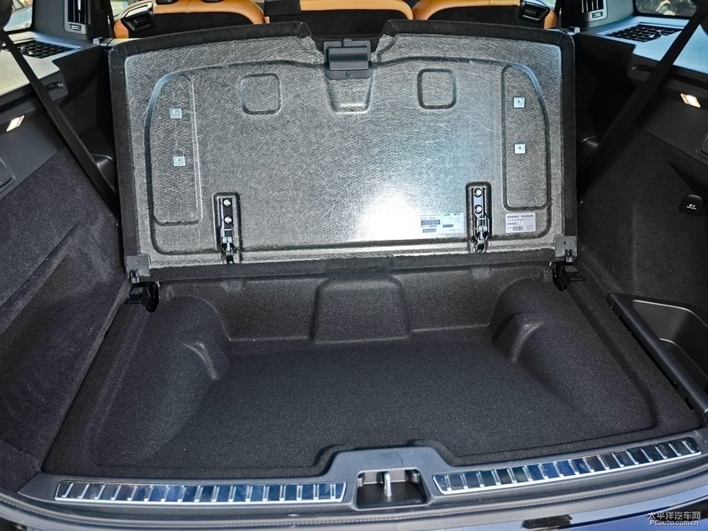 瑪瑙黑沃爾沃XC90后備廂空間圖片