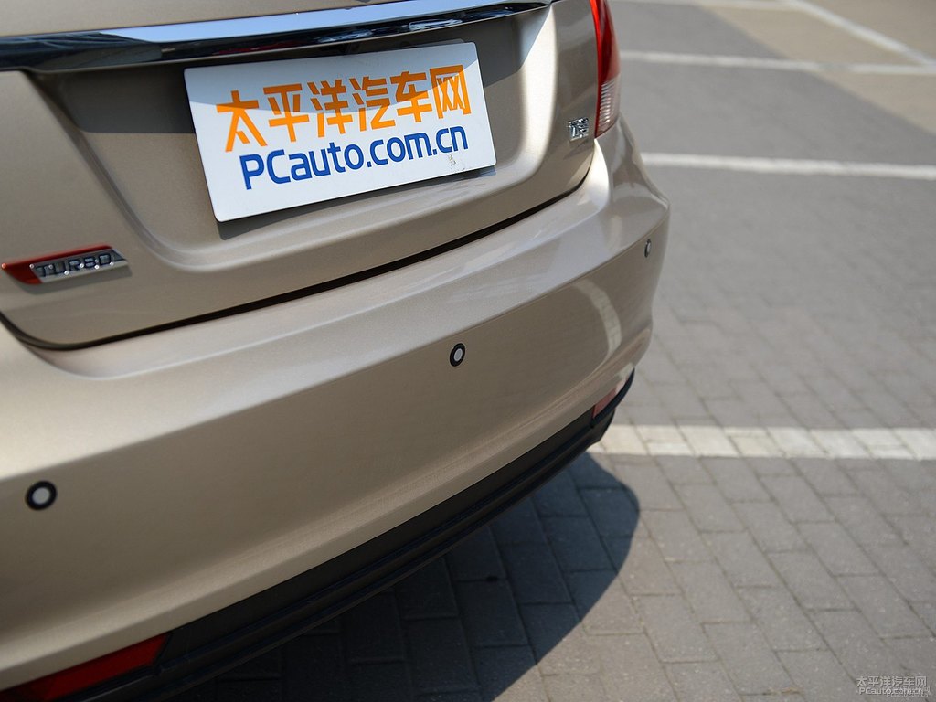 流光金遠景車身外觀圖片