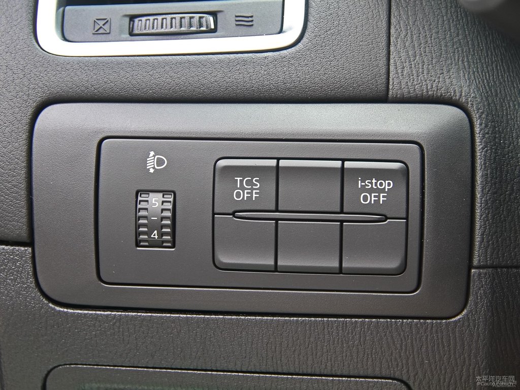 珠光白馬自達CX-5中控內(nèi)飾圖片