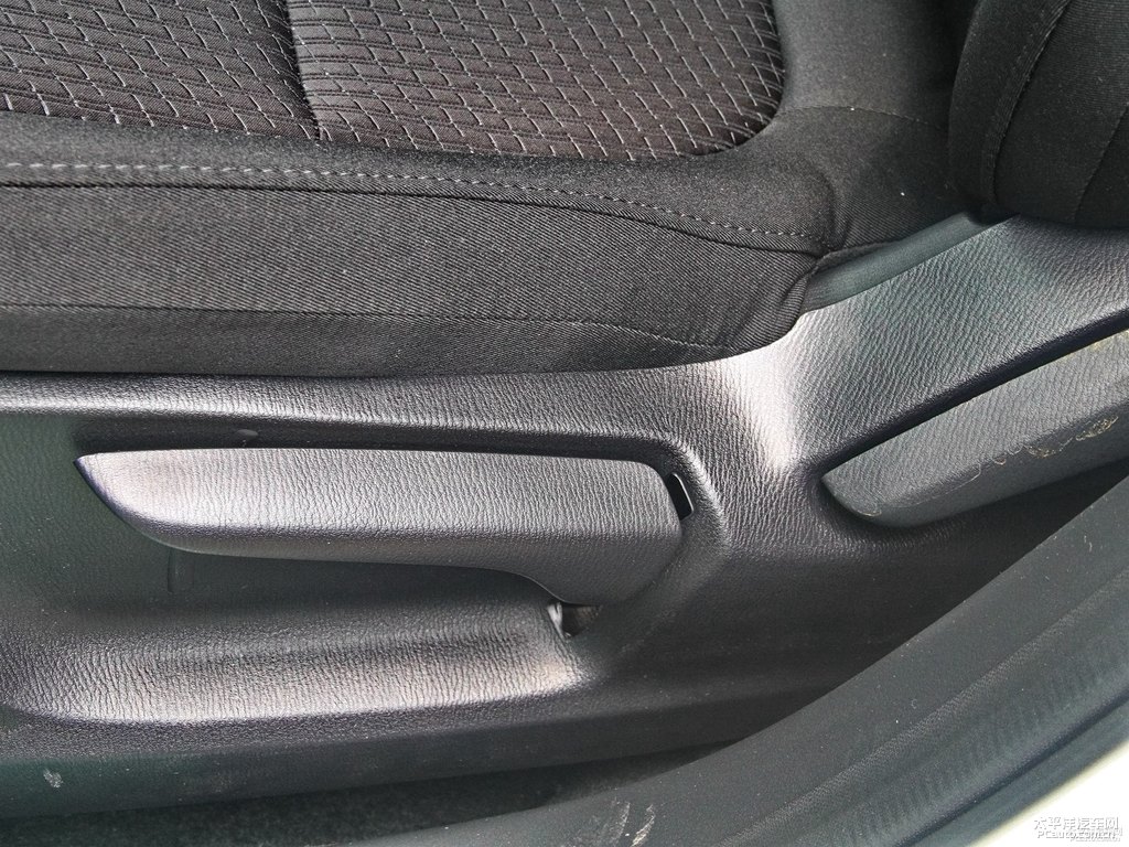 珠光白馬自達(dá)CX-5座椅內(nèi)飾圖片