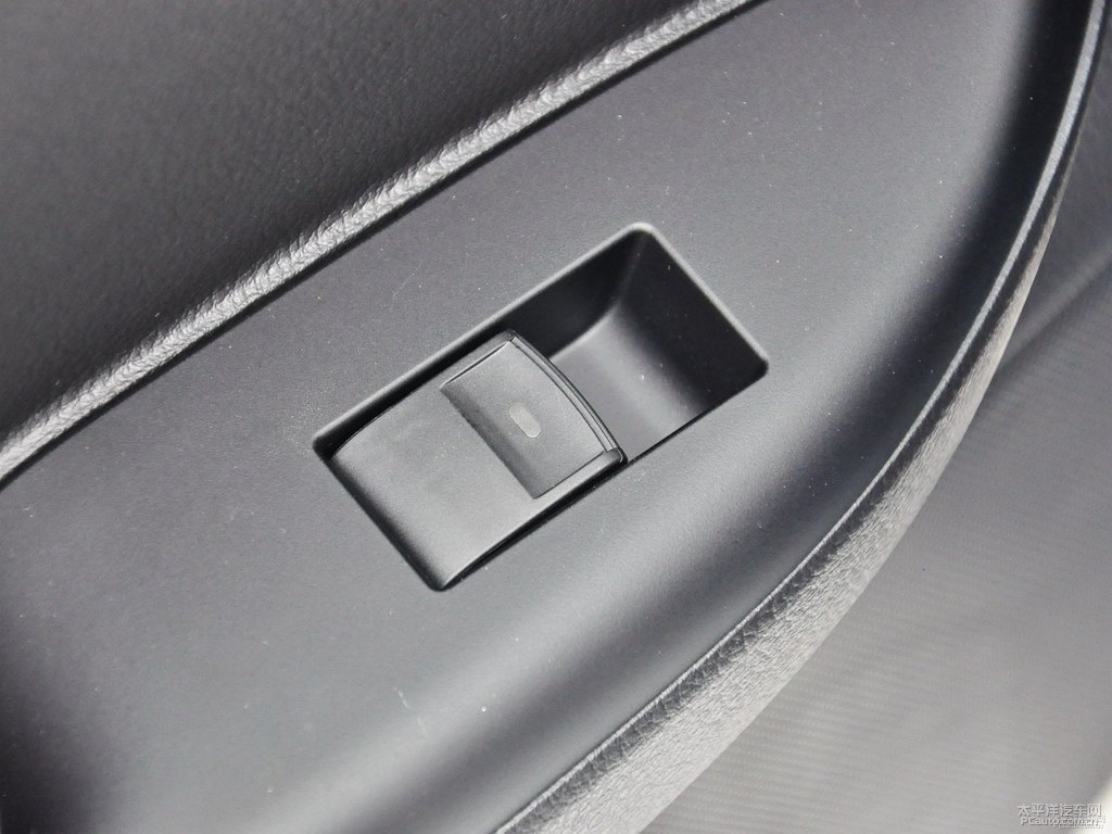 珍珠白雷克薩斯CT車廂內(nèi)飾圖片