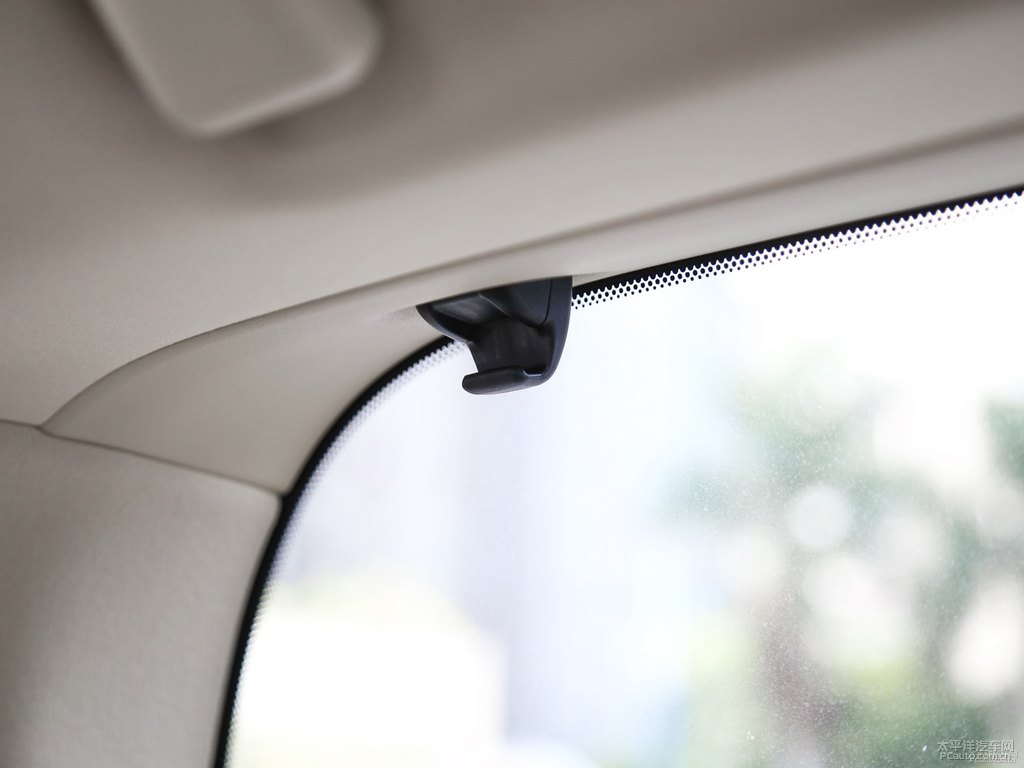 紫鉆黑埃爾法車廂內(nèi)飾圖片