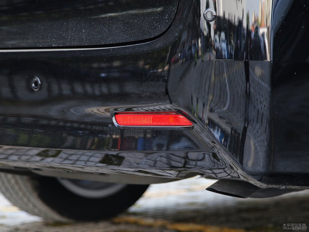 紫鉆黑埃爾法車(chē)尾外觀圖片