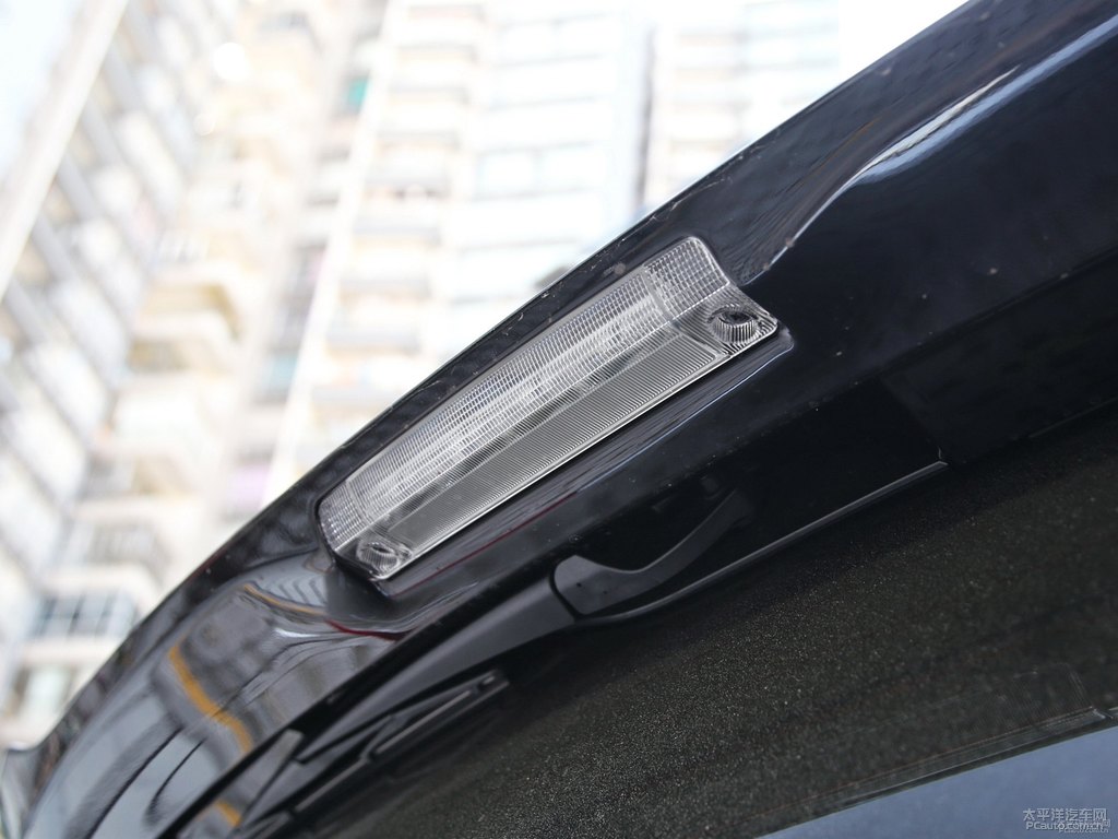 紫鉆黑埃爾法車尾外觀圖片