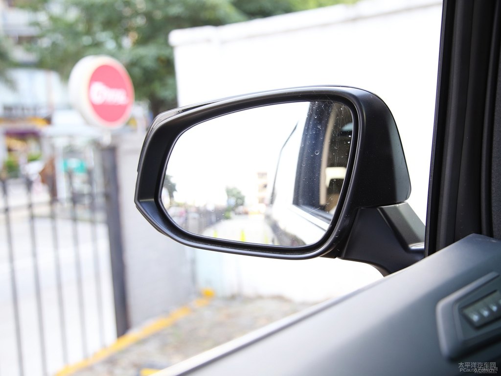 紫鉆黑埃爾法車身外觀圖片