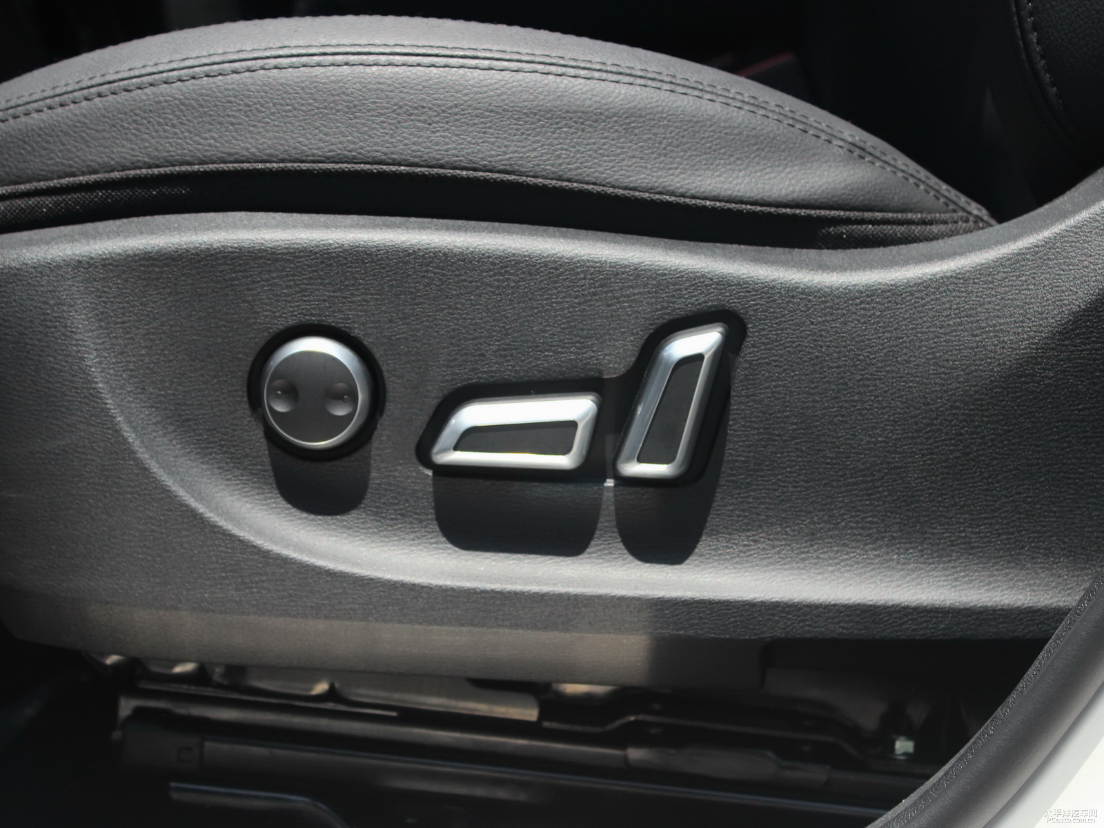 Oذ׹H6 Coupe΃(ni)DƬ
