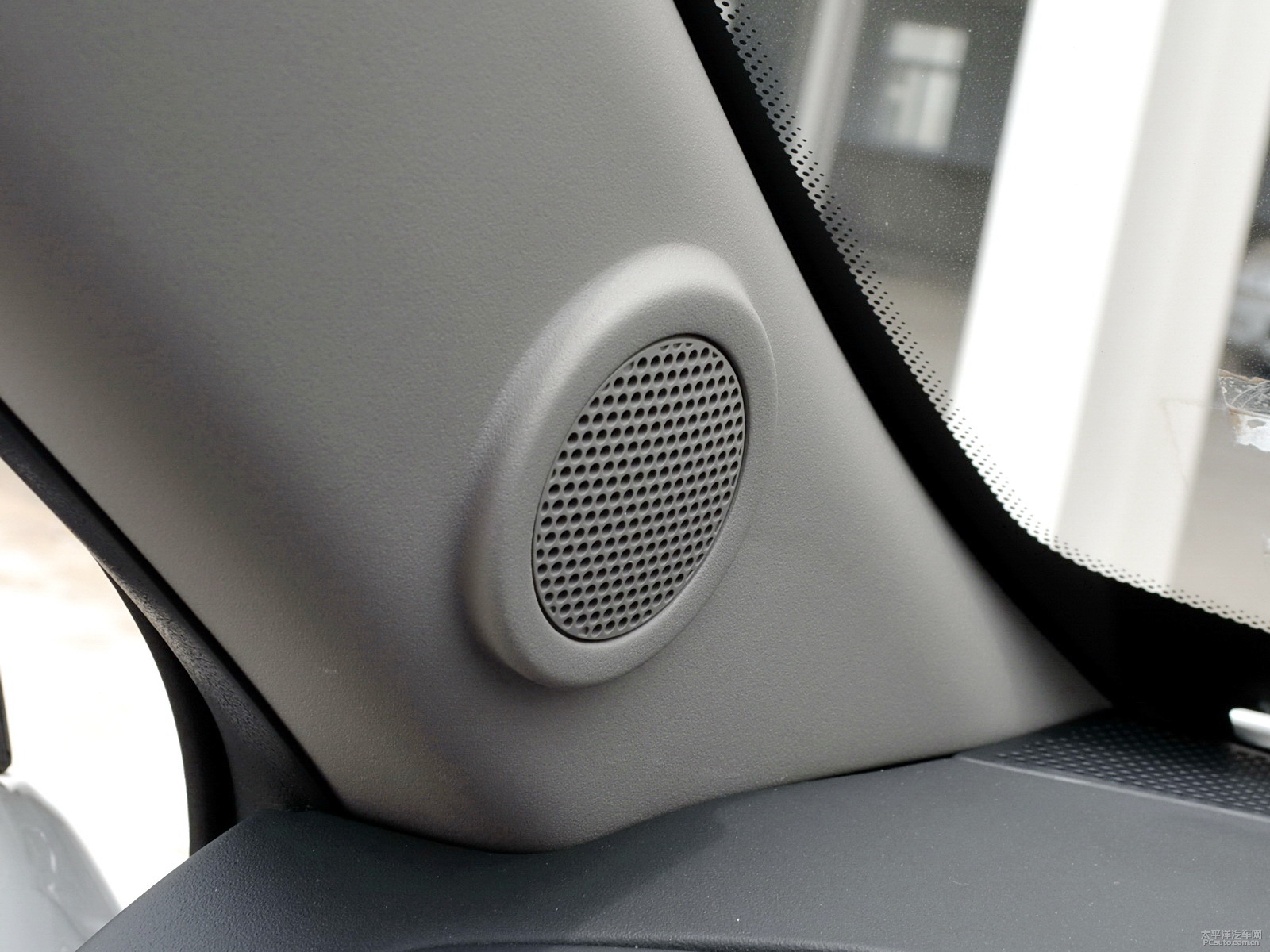 冰晶白吉利GX7車廂內(nèi)飾圖片
