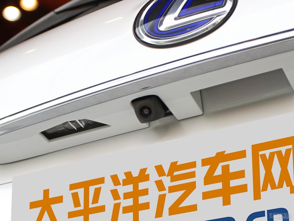 超音速石英白雷克薩斯NX車尾外觀圖片