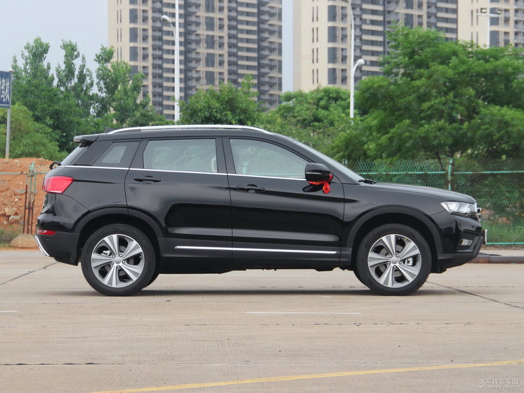 經(jīng)典黑哈弗H6 Coupe整車外觀外觀圖片