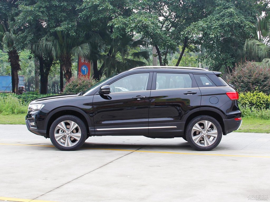 經(jīng)典黑哈弗H6 Coupe整車外觀外觀圖片