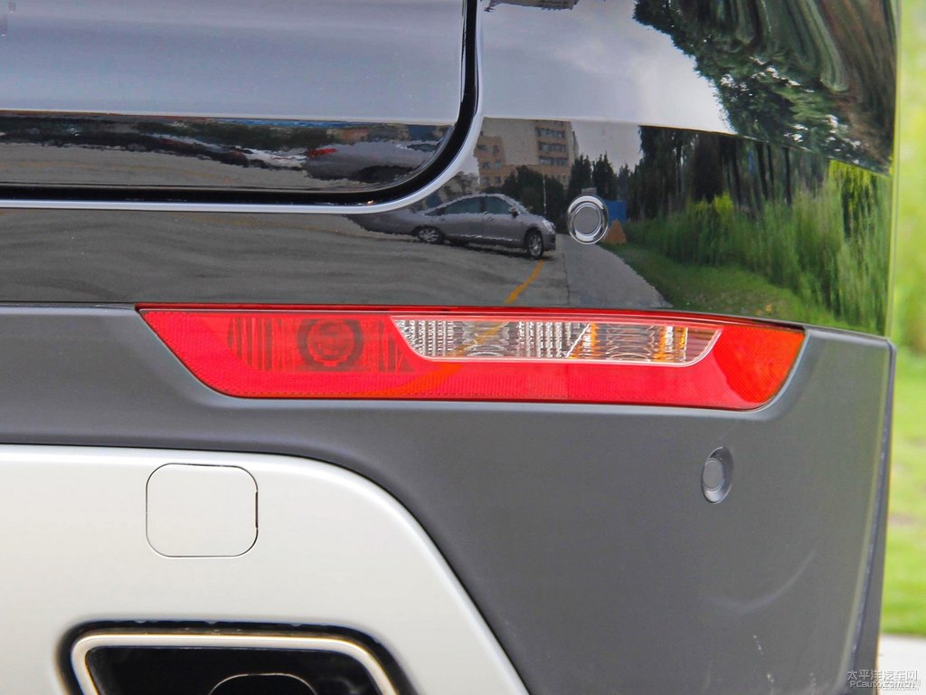 經(jīng)典黑哈弗H6 Coupe車(chē)尾外觀圖片