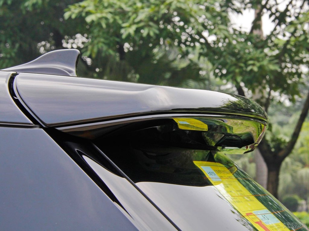 經(jīng)典黑哈弗H6 Coupe車尾外觀圖片