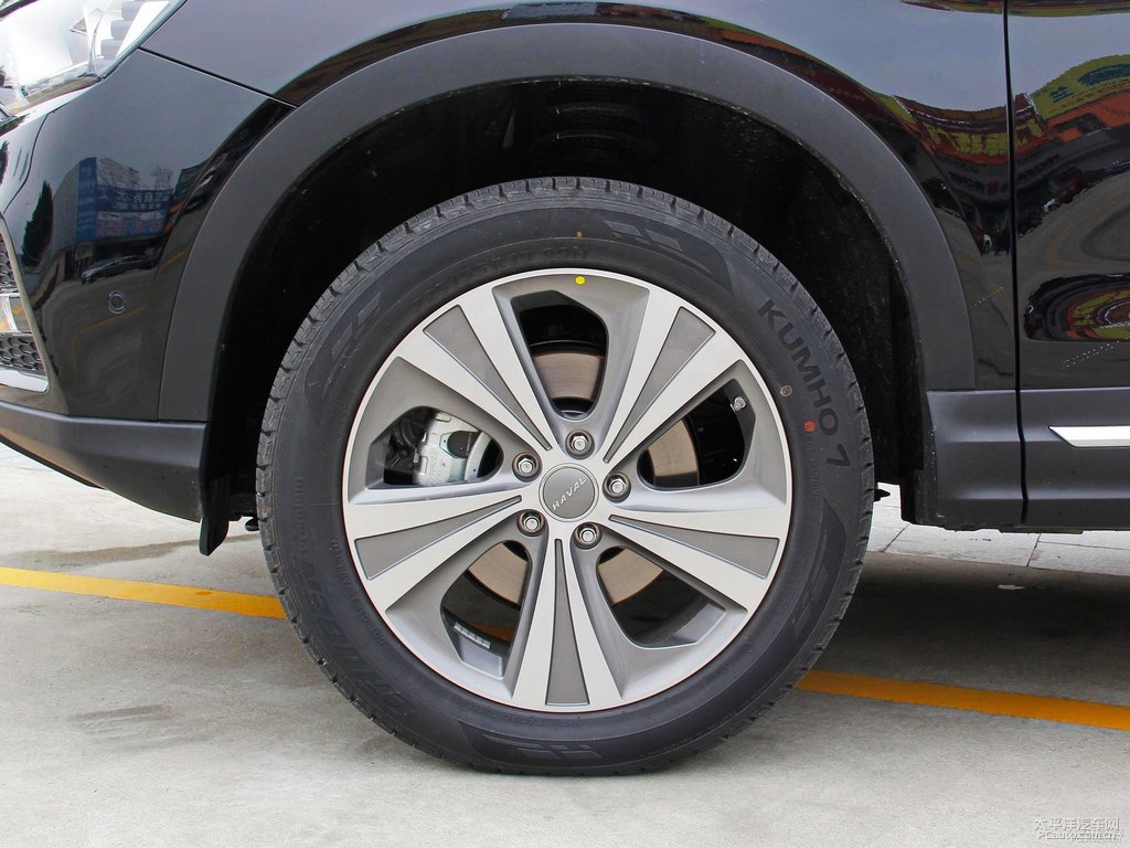 經(jīng)典黑哈弗H6 Coupe車(chē)身外觀圖片