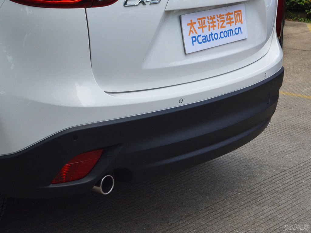 珠光白馬自達(dá)CX-5車尾外觀圖片