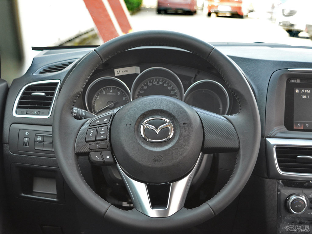 珠光白馬自達(dá)CX-5中控內(nèi)飾圖片