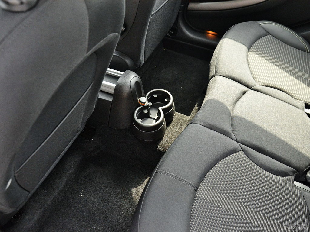 tMINI COUNTRYMAN(ch)ggDƬ