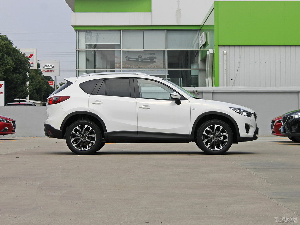 珠光白馬自達CX-5整車外觀外觀圖片