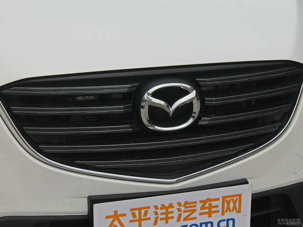 珠光白馬自達(dá)CX-5車頭外觀圖片