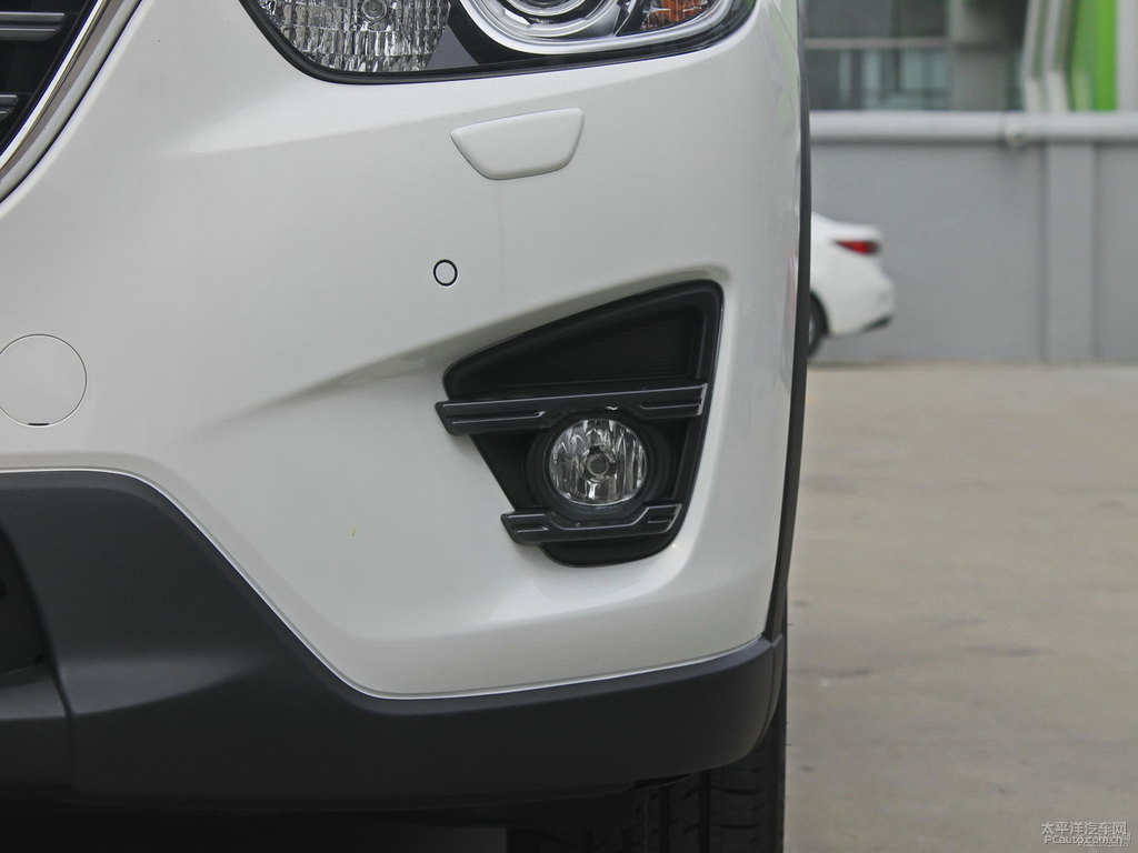 珠光白馬自達(dá)CX-5車頭外觀圖片