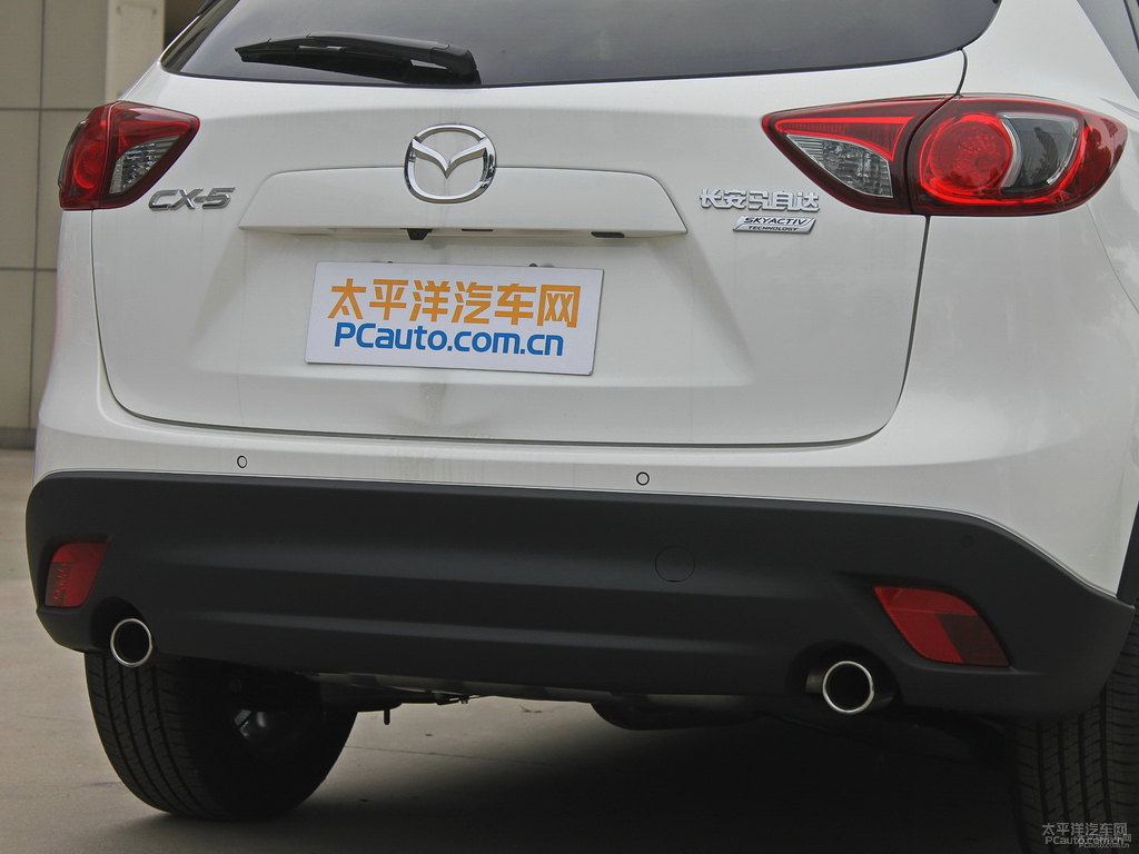珠光白馬自達(dá)CX-5車尾外觀圖片