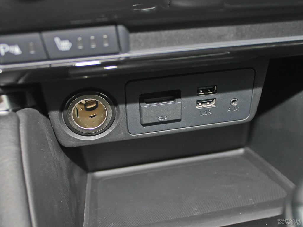 珠光白馬自達(dá)CX-5中控內(nèi)飾圖片
