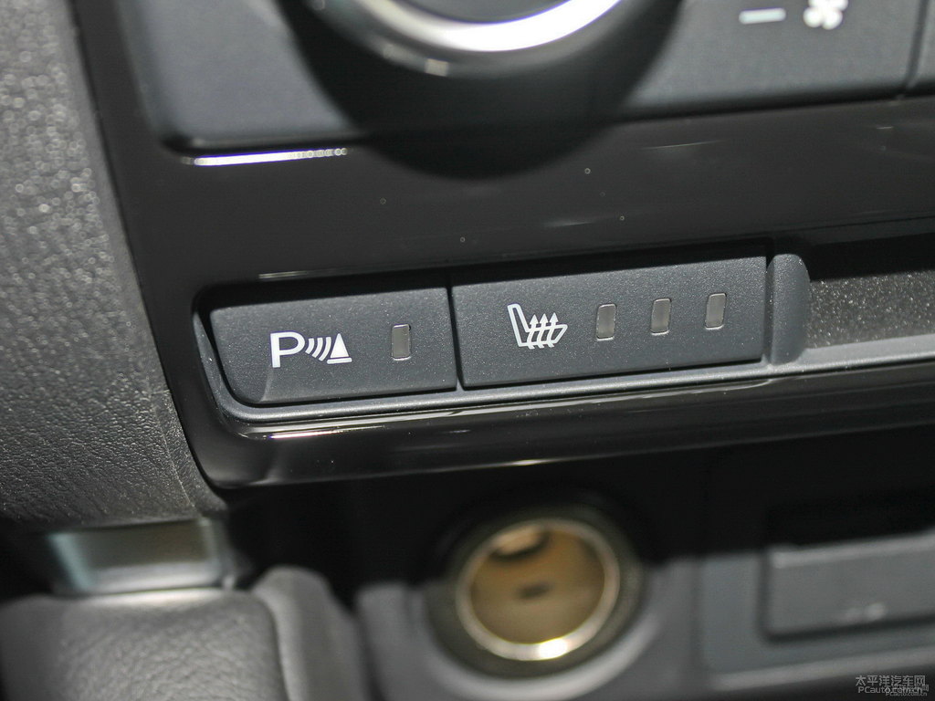 珠光白馬自達(dá)CX-5中控內(nèi)飾圖片