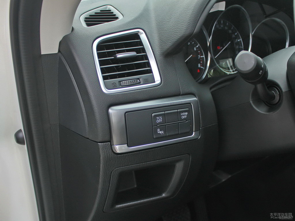 珠光白馬自達(dá)CX-5中控內(nèi)飾圖片