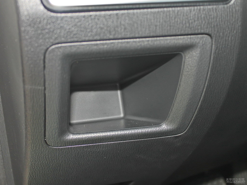 珠光白馬自達(dá)CX-5儲(chǔ)物空間空間圖片