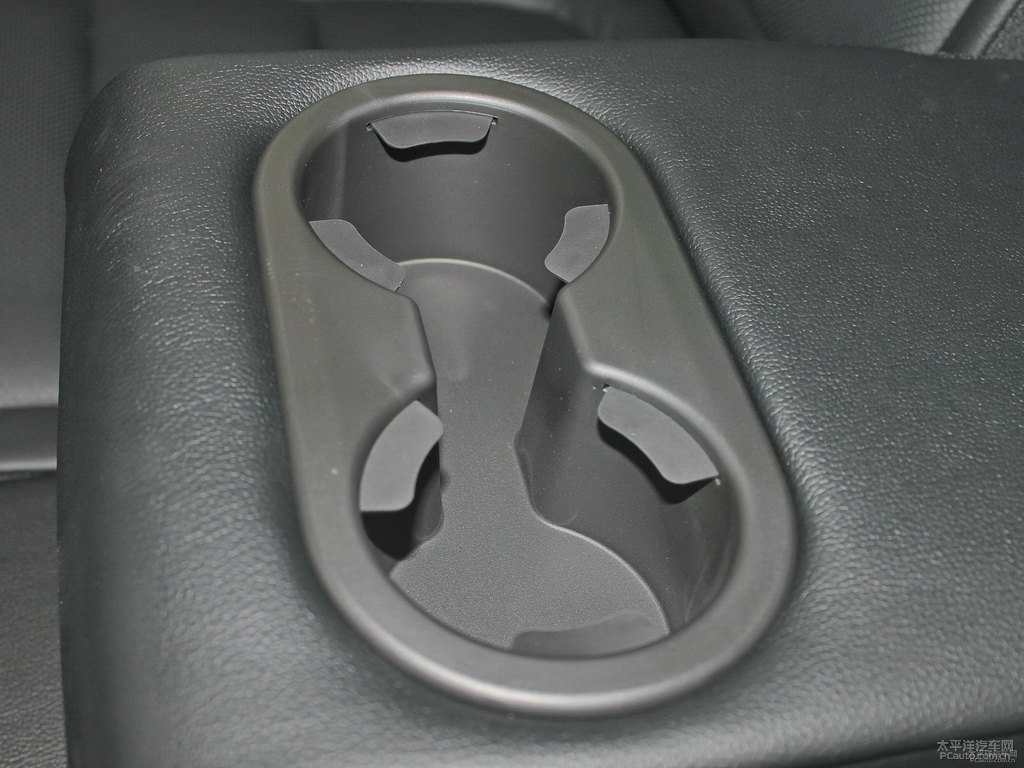 珠光白馬自達(dá)CX-5儲物空間空間圖片