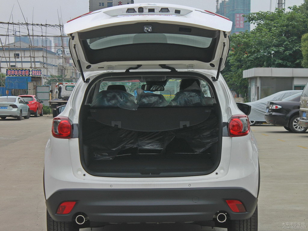 珠光白馬自達(dá)CX-5后備廂空間圖片