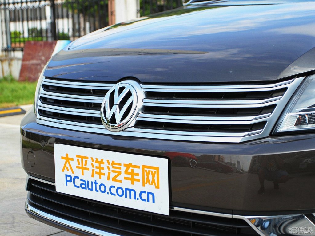 橡木棕邁騰車頭外觀圖片