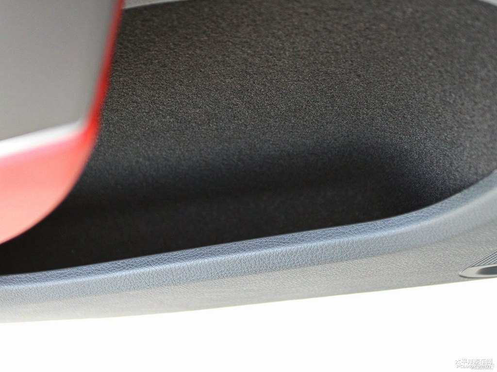 橡木棕邁騰儲物空間空間圖片