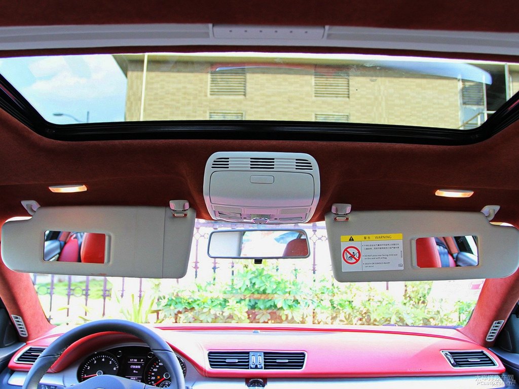 橡木棕邁騰車廂內(nèi)飾圖片