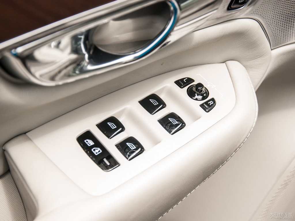 耀目沙沃爾沃XC90車廂內(nèi)飾圖片