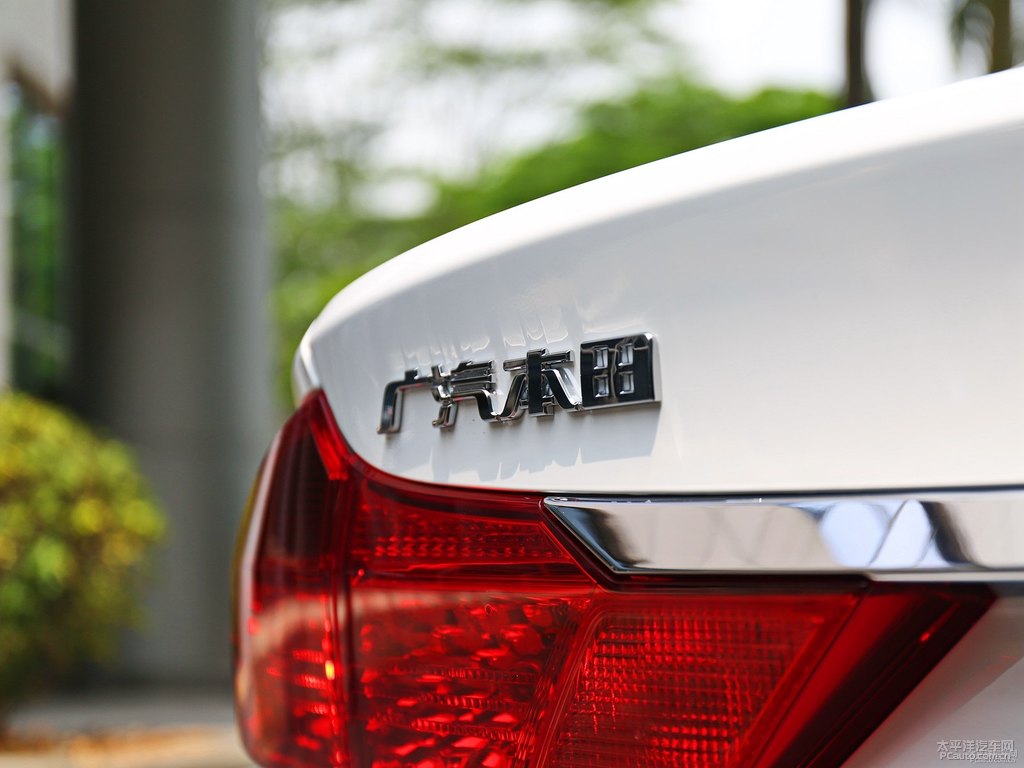塔夫綢白鋒范車尾外觀圖片